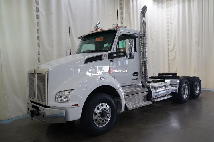 2025 Kenworth T880 Day Cab Trucks