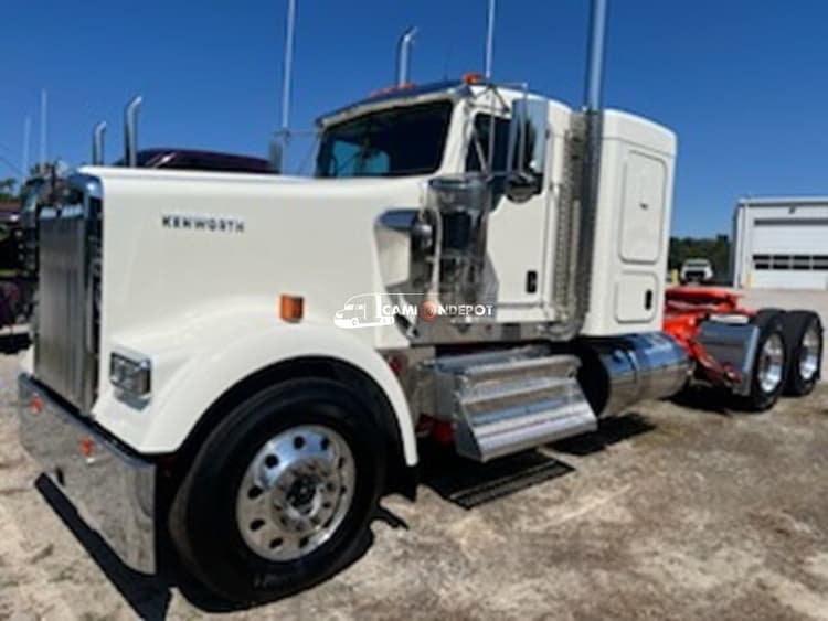 2025 Kenworth W900L Sleeper Trucks