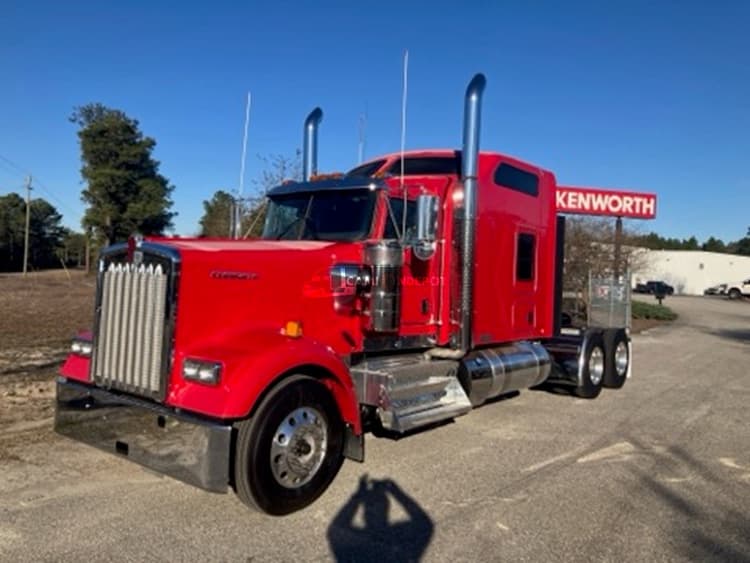 2025 Kenworth W900L Sleeper Trucks