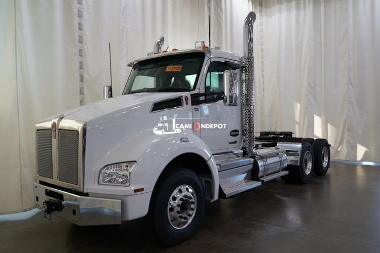 2025 Kenworth T880 Day Cab Trucks