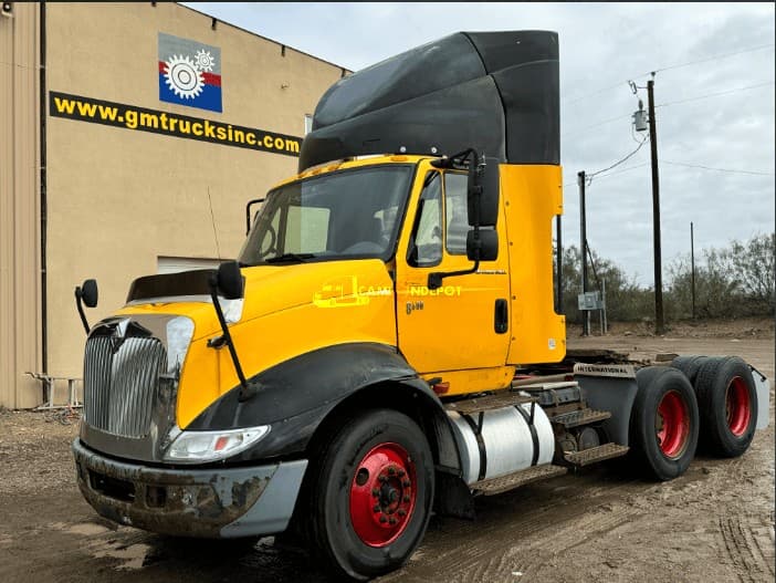 2007 INTERNATIONAL 8600 Day Cab Trucks