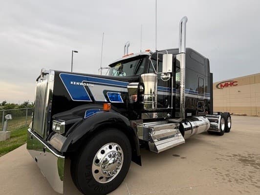 2025 Kenworth W900L Sleeper Trucks