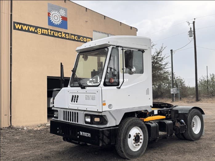 2017 KAMAR OTTAWA 4X2 Yard Spotter Trucks