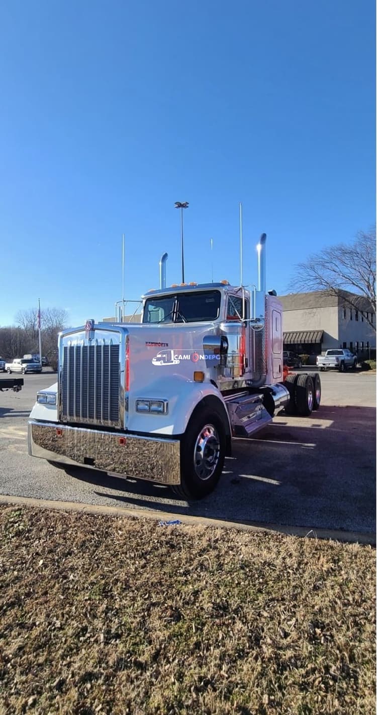 2025 Kenworth W900L Sleeper Trucks