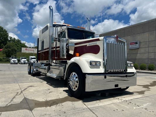 2026 Kenworth W900L Sleeper Trucks