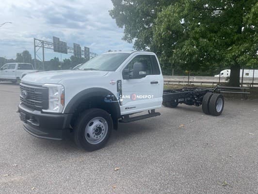 2024 Ford F550 Cab & Chassis Trucks