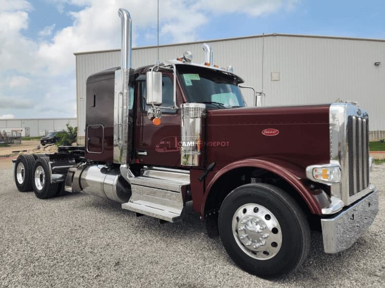 2026 Peterbilt 589 Sleeper Trucks