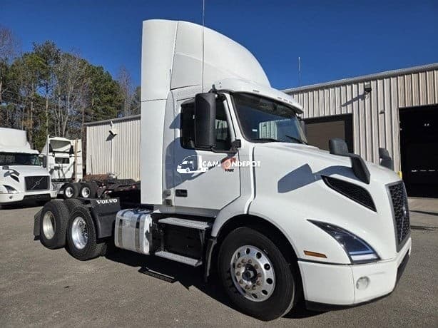 2020 Volvo VNR64T300 Day Cab Trucks