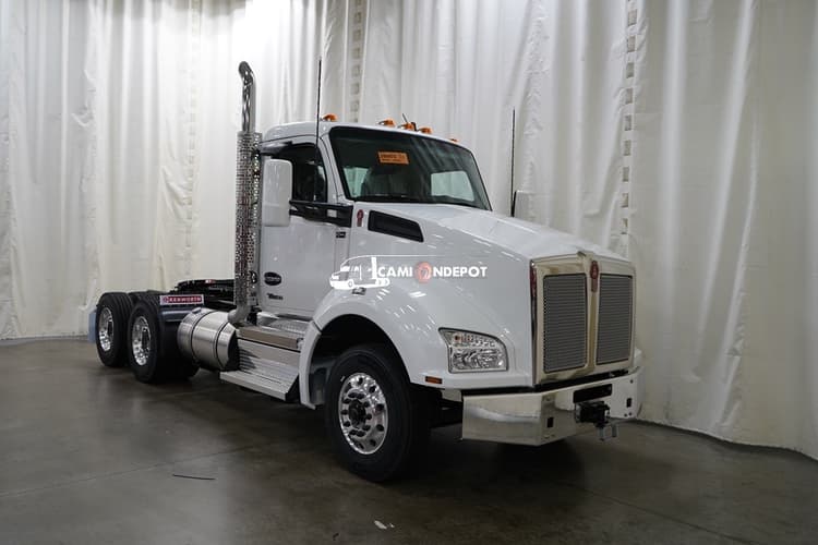 2025 Kenworth T880 Day Cab Trucks