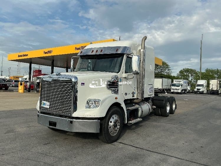 2022 Freightliner D12264SD Sleeper Trucks