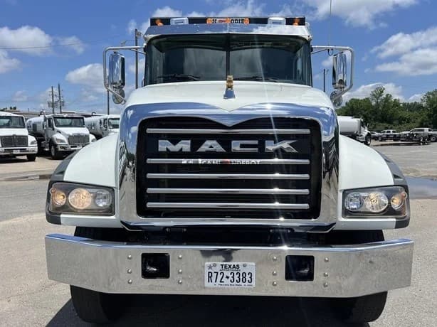 2022 Mack GRANITE 64FR Dump Trucks