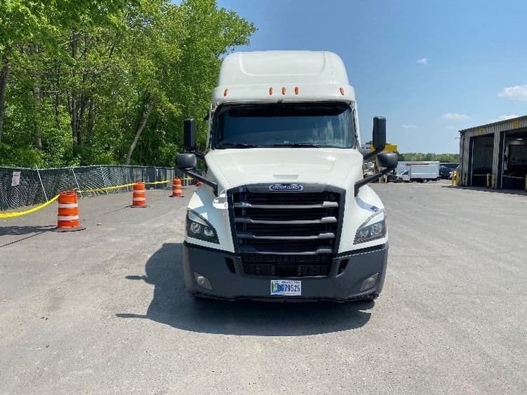 2023 Freightliner T12664ST Sleeper Trucks
