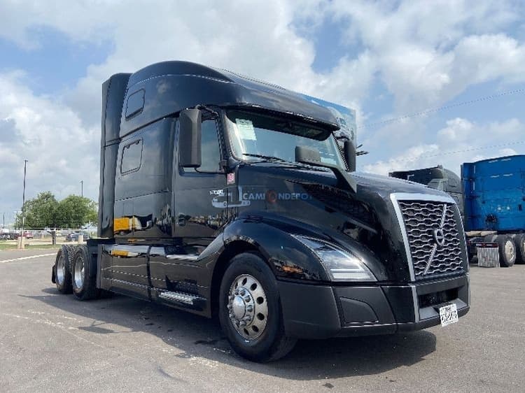 2023 Volvo VNL64860 Sleeper Trucks