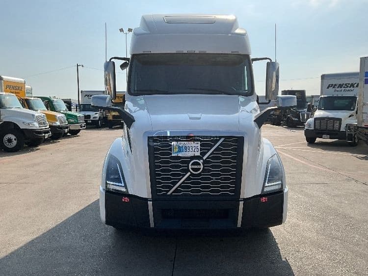 2022 Volvo VNL64860 Sleeper Trucks