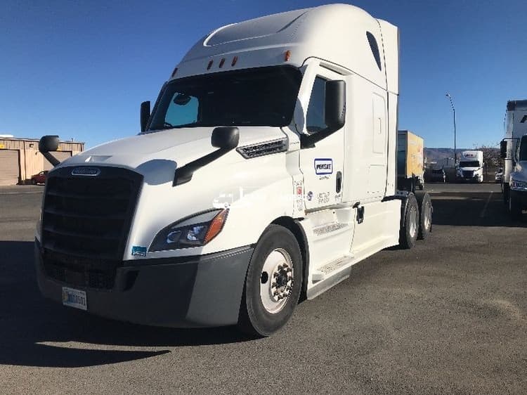 2022 Freightliner T12664ST Sleeper Trucks