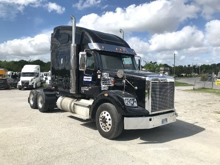 2022 Freightliner D12264SD Sleeper Trucks