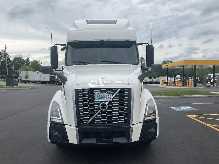2022 Volvo VNL64860 Sleeper Trucks