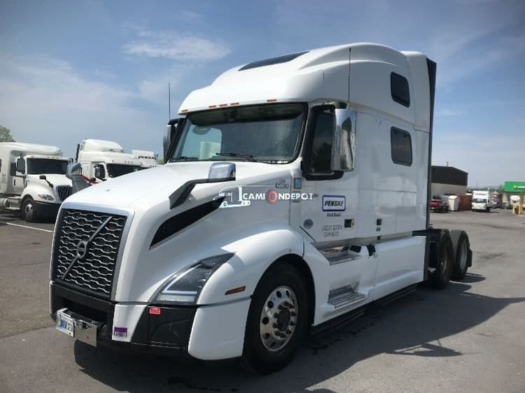 2022 Volvo VNL64860 Sleeper Trucks