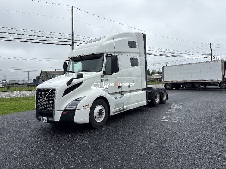 2022 Volvo VNL64760 Sleeper Trucks