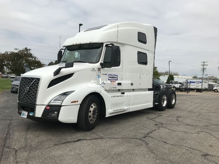 2022 Volvo VNL64860 Sleeper Trucks