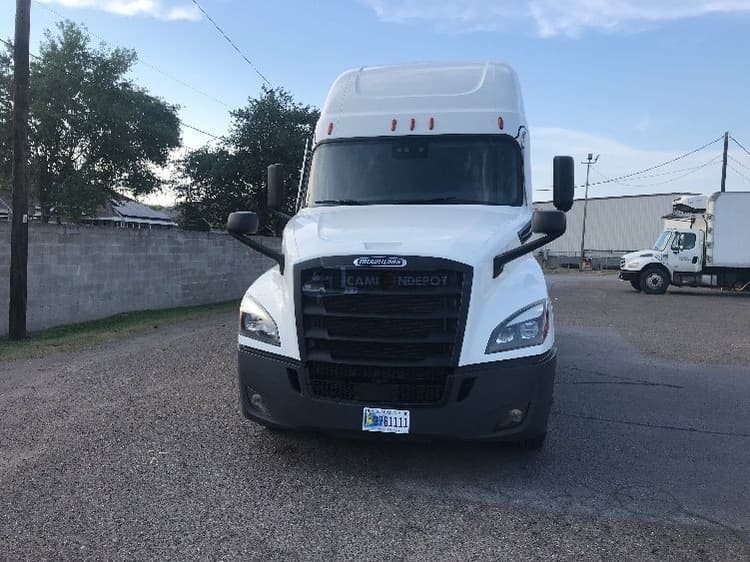 2022 Freightliner T12664ST Sleeper Trucks