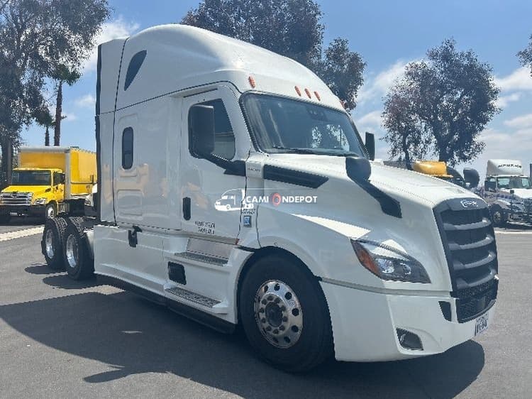 2022 Freightliner T12664ST Sleeper Trucks