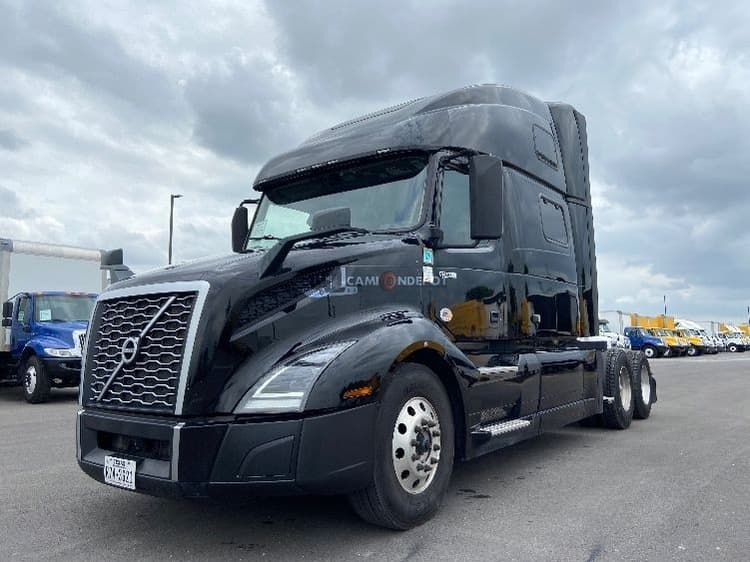 2023 Volvo VNL64860 Sleeper Trucks