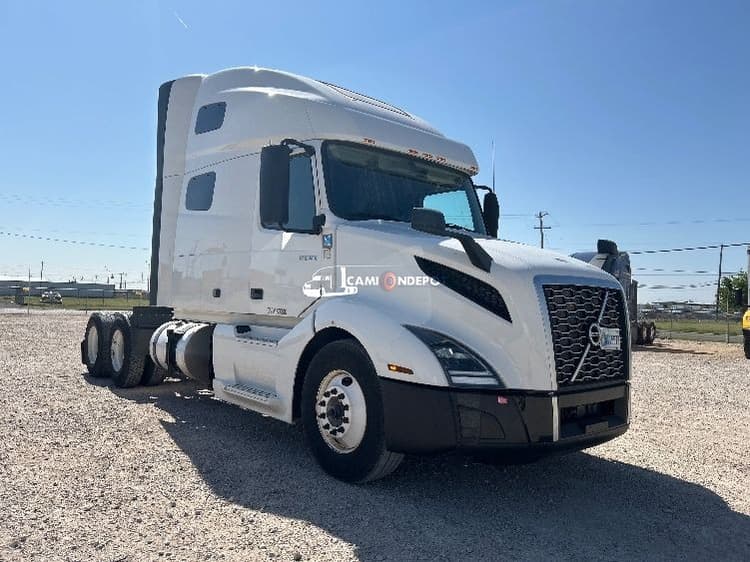 2022 Volvo VNL64760 Sleeper Trucks