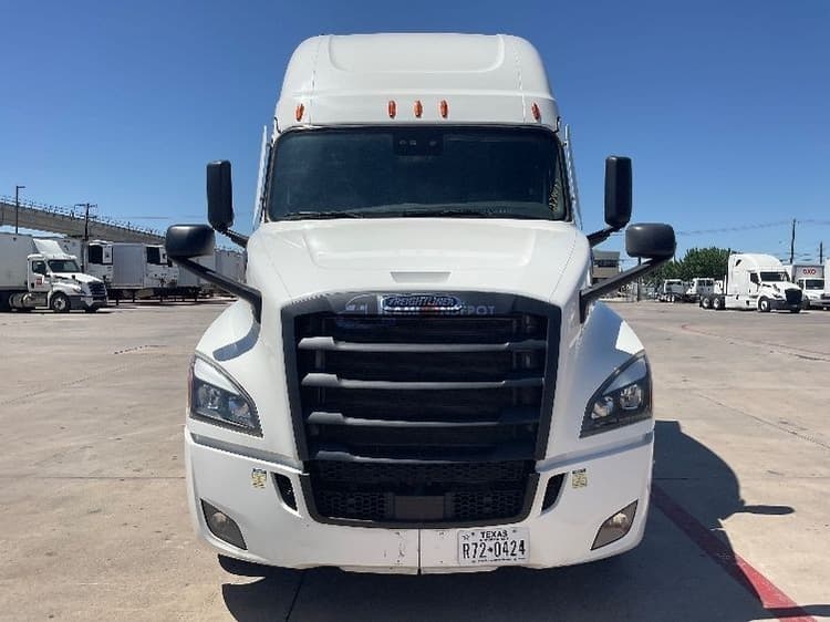 2022 Freightliner T12664ST Sleeper Trucks