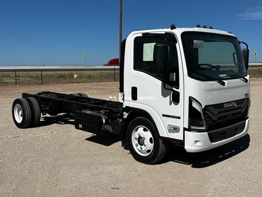 2025 Isuzu NRR Cab & Chassis Trucks