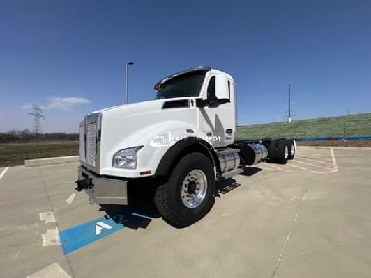 2025 Kenworth T880 Cab & Chassis Trucks