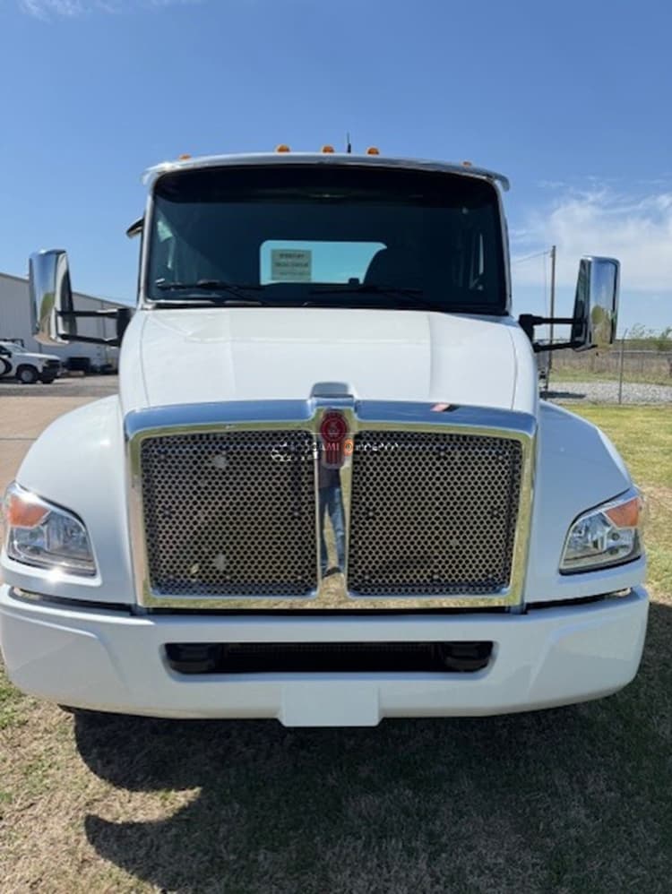 2025 Kenworth T280 Cab & Chassis Trucks