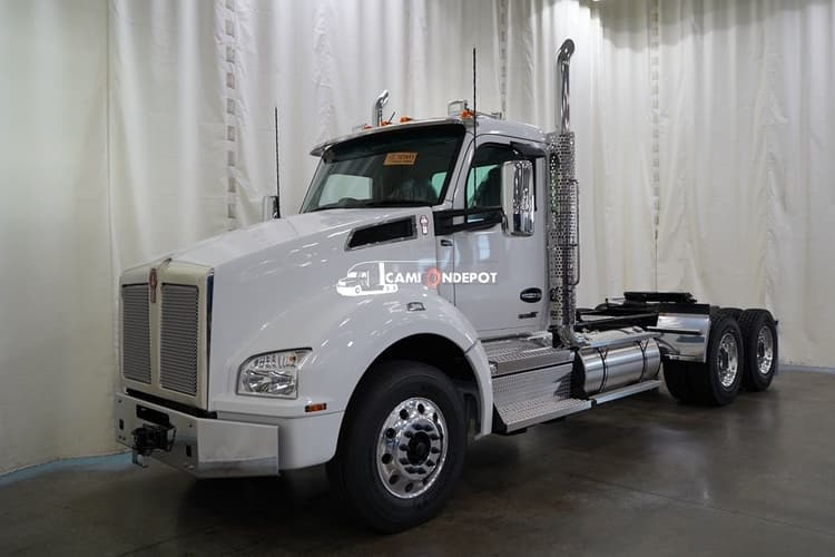2025 Kenworth T880 Day Cab Trucks
