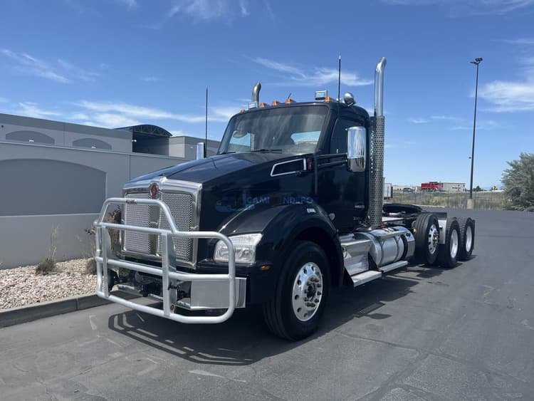 2024 Kenworth T880 Day Cab Trucks