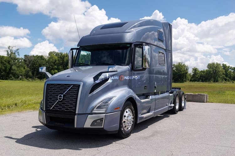 2020 Volvo VNL64T860 Sleeper Trucks