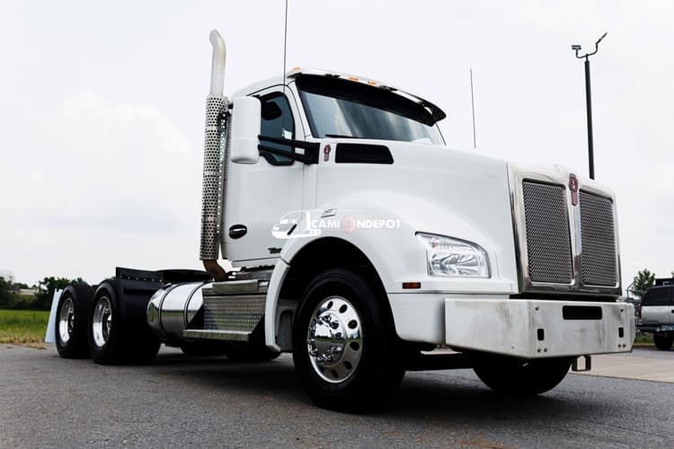 2021 Kenworth T880 Day Cab Trucks