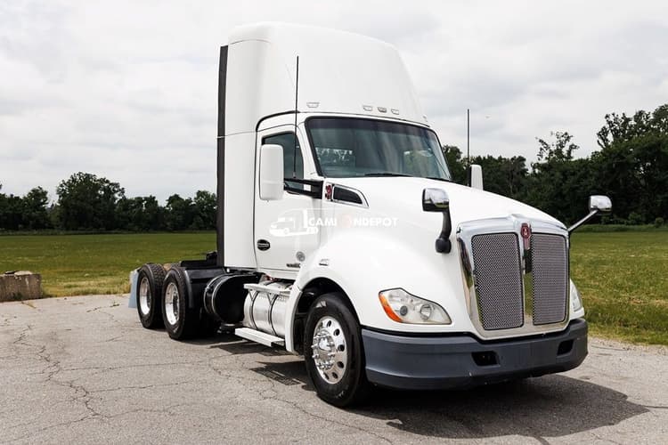2018 Kenworth T680 Day Cab Trucks
