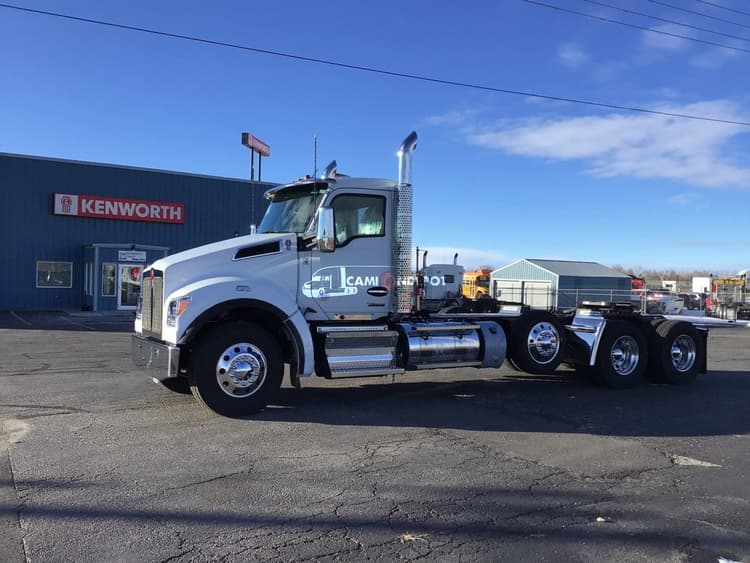 2025 Kenworth T880 Day Cab Trucks