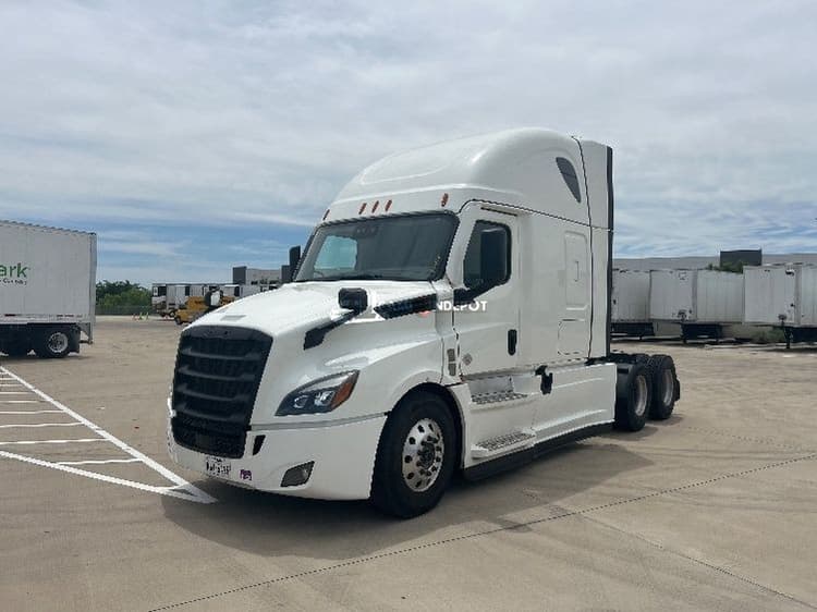 2022 Freightliner T12664ST Sleeper Trucks