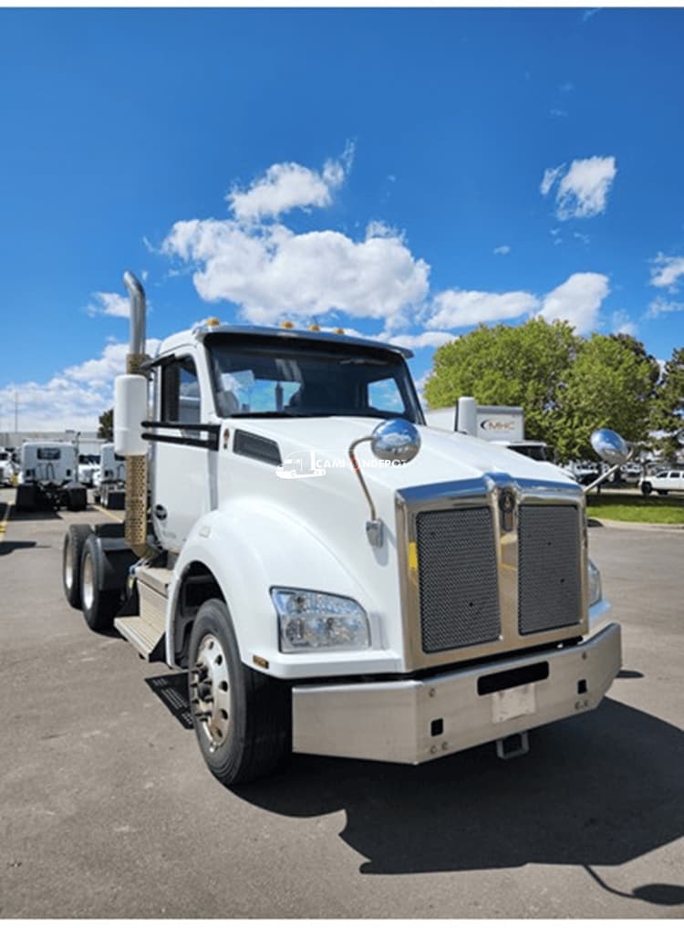 2018 Kenworth T880 Day Cab Trucks