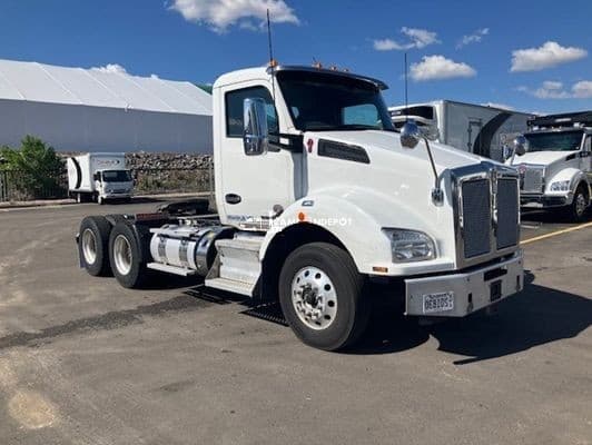 2021 Kenworth T880 Day Cab Trucks