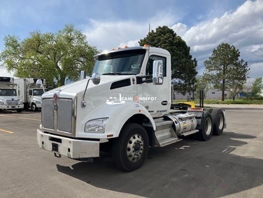 2021 Kenworth T880 Day Cab Trucks