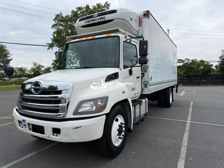 2014 Hino 268 Reefer Box Truck