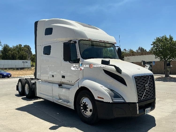 2022 Volvo VNL64760 Sleeper Trucks