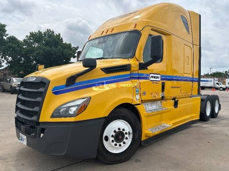 2022 Freightliner T12664ST Sleeper Trucks