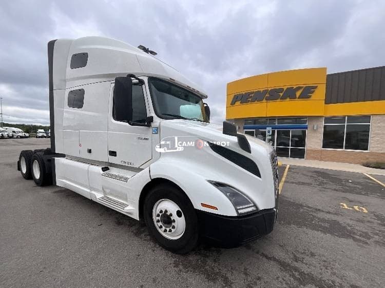 2022 Volvo VNL64760 Sleeper Trucks
