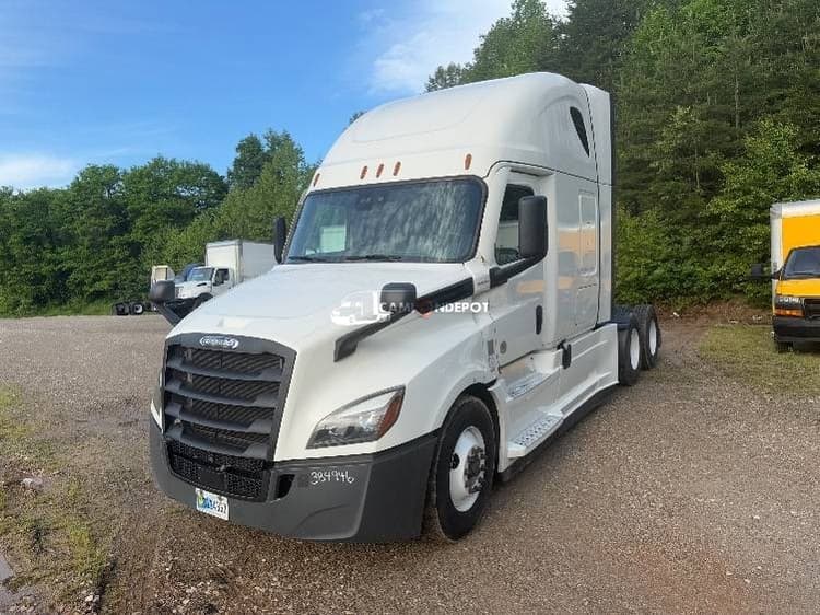 2022 Freightliner T12664ST Sleeper Trucks