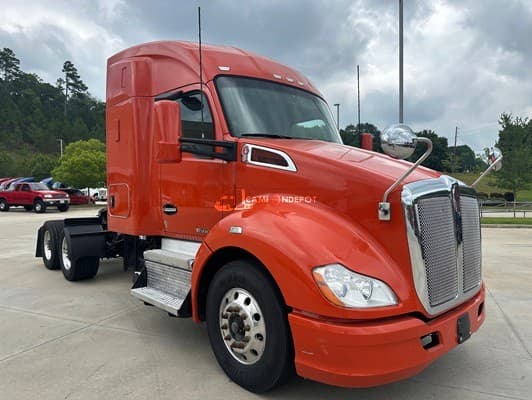 2020 Kenworth T680 Sleeper Trucks