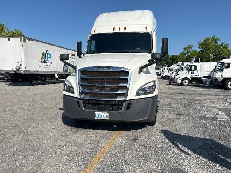 2022 Freightliner T12664ST Sleeper Trucks