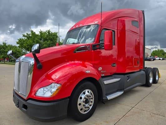 2020 Kenworth T680 Sleeper Trucks